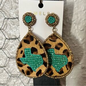 ⭐️$7 if Bundled⭐️ Leopard Print Texas Earrings with Turquoise Beads